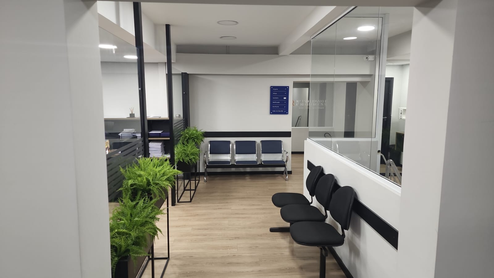 Recepção e sala de espera confortável