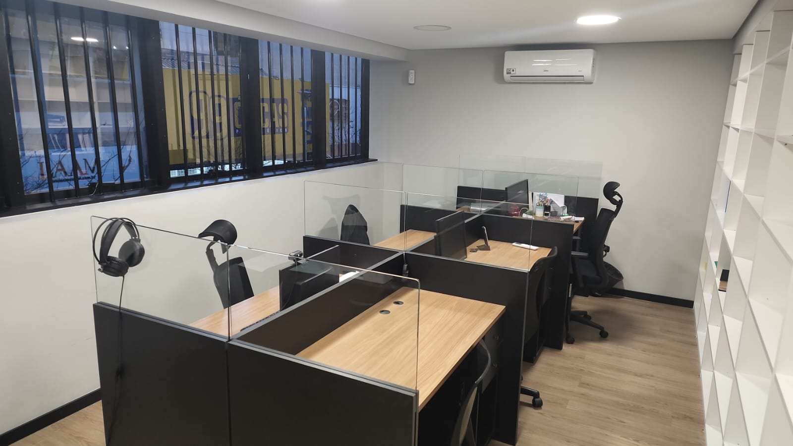 Área de trabalho e atendimento individualizado